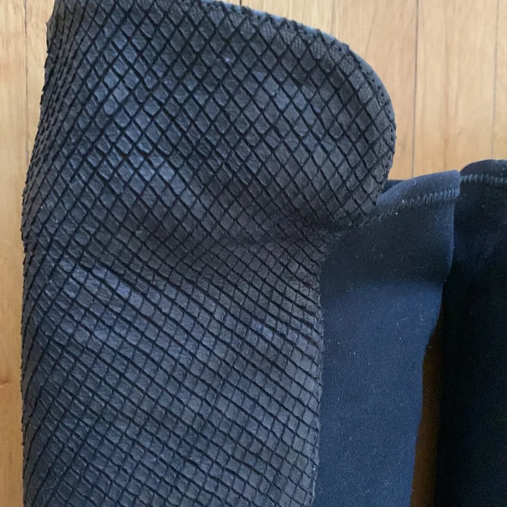 Stuart Weitzman Reserve Over the Knee Boots (Snake Reserve) in 7.5M